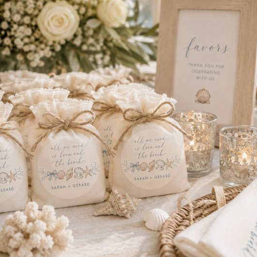 Liefde en strandbestemming bruiloft ovale sticker