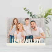 Liefde en Vreugde Modern Eenvoudig Kerstmis Famili Feestdagenkaart (Staand voorkant)