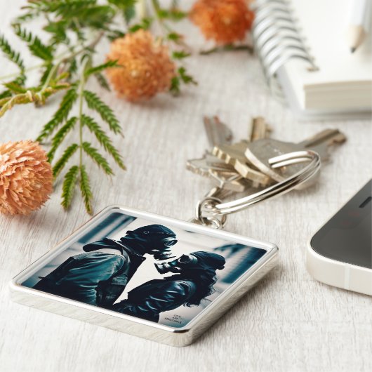 LIEFDE EN WEERSTAND Analoog Premium Metaal Sleutelhanger (Zijkant)