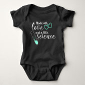 Liefde en Wetenschap IVF Quote Mint Groen Wit Teks Romper (Voorkant)