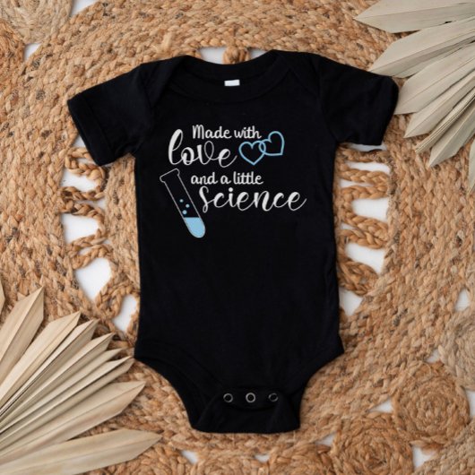 Liefde en Wetenschap IVF Quote Sky Blue White Teks Romper