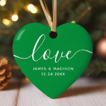 Liefde Gepersonaliseerde Koppels Groene Foto Ornam Keramisch Ornament<br><div class="desc">Liefde op maat gesneden koppels Foto Ornament. Romantisch ornament dat een groot geschenk is voor de feestdagen. Dat zou ook een geweldige huwelijksgunst zijn. Pas dit douaneontwerp met uw eigen foto en tekst aan.</div>