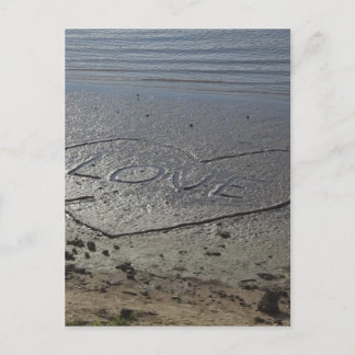Liefde geschreven in het zand briefkaart