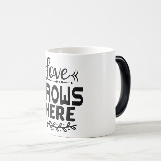 liefde groeit hier magische mok (Voorkant rechts)