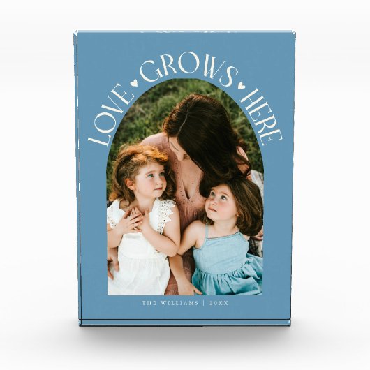 Liefde Groeit Hier Modern Boog Denimblauw Fotoblokken (Voorkant)