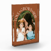 Liefde Groeit Hier Moderne Boog Terracotta Fotoblokken (Links)