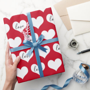 Liefde harten op rood cadeaupapier