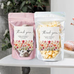 Liefde in Bloom Vrijgezellenfeest Eten Snack Label Wijn Etiket<br><div class="desc">Dit prachtige ontwerp heeft een arrangement van zachte pastel mooie wilde bloemen die realistisch zijn en een modern script (bewerkbare kleur) lettertype. Aanpassen met uw eigen vrijgezellenfeest naam. Plaats labels op vrijgezellenfeest dank u gunsten. Perfect voor traktassen,  gunsttassen,  foodfavourtassen. Bekijk het hele collectie voor meer overeenkomende objecten</div>