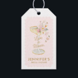 Liefde in Bloom Vrijgezellenfeest Favor Cadeaulabel<br><div class="desc">Breng een show-stopping touch aan uw Love in Bloom thema vrijgezellenfeest met deze gepersonaliseerde Favor Tags. Met een prachtig blush roze bloemenontwerp,  ze zijn perfect voor uw viering. Overeenkomende items in onze winkel Cava Party Design.</div>