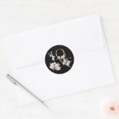 Liefde in gouden letters met magnoliumbloemen ronde sticker (Envelop)