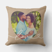 Liefde in script bruine aangepaste foto in hartvor kussen (Voorkant)