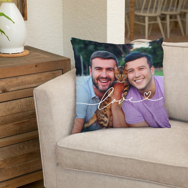 Liefde in witboek met aangepaste hartfoto kussen (Creator heeft geüpload)