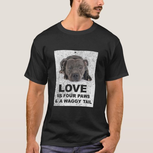 Liefde is 4 poten kwispelende staart Blauwe Staffo T-shirt (Voorkant)