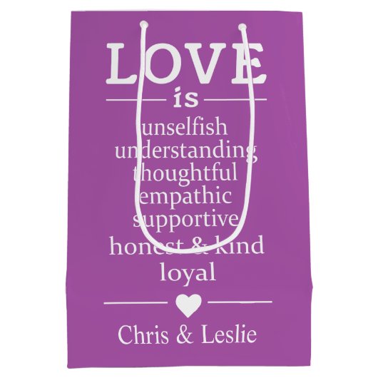 Liefde is ... aangepaste namen en kleurenmiddelgro medium cadeauzakje (Achterkant)