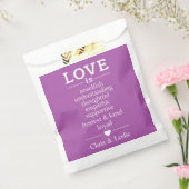 Liefde is ... aangepaste namen en kleurloze tassen bedankzakje (Gezegeld)