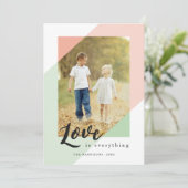 Liefde is Alles Pastel Geometrische Foto Feestdagenkaart (Staand voorkant)