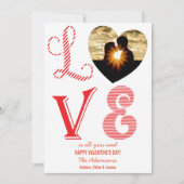 Liefde is alles wat je nodig hebt Hart Rode Modern Feestdagenkaart (Voorkant)