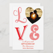 Liefde is alles wat je nodig hebt Hart Rode Modern Feestdagenkaart (Voorkant / Achterkant)