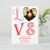 Liefde is alles wat je nodig hebt Hart Rode Modern Feestdagenkaart (Staand voorkant)