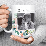 Liefde is alles wat je nodig hebt om Floral Couple Koffiemok<br><div class="desc">Liefde is alles wat je nodig hebt om Floral Couples te fotocollage Coffee Mok. Dit schattige ontwerp kenmerkt prachtige waterverf roze en sage pony bloemen. Pas dit douaneontwerp aan door 3 foto's van uw eigen en uw eigen douanecitaat toe te voegen.</div>