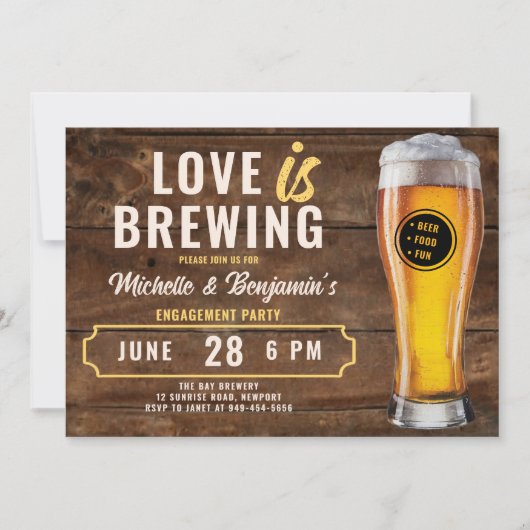 Liefde is Bierbrouwen Rustiek Paar's Verloving Kaart (Voorkant)