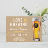 Liefde is Bierbrouwen Thema Couple's Coed Shower Kaart (Staand voorkant)