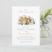 Liefde is Brouwende Bier Bruiloft Borrel Uitnodigi Kaart (Staand voorkant)