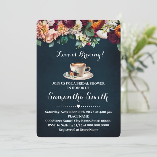 Liefde is Bruisende Bruiloft Coffee Bloemen Kaart (Staand voorkant)