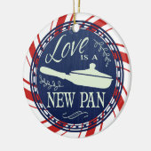 Liefde is een nieuwe pan die culinaire kerstmis ko keramisch ornament (Links)