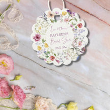 Liefde is een ontluikende boho wilde bloemen bruil
