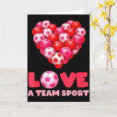 Liefde is een teamsport Funny voetbal Valentijn on Kaart (Gele Bloem)
