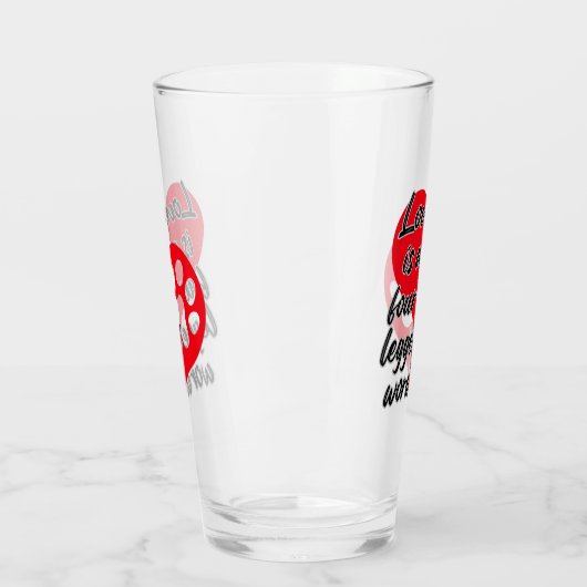 Liefde is een vierpodig woord. glas (Links)