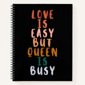 Liefde Is Eenvoudig Koningin Is Druk Kleurrijke Vr Notitieboek (Voorkant)