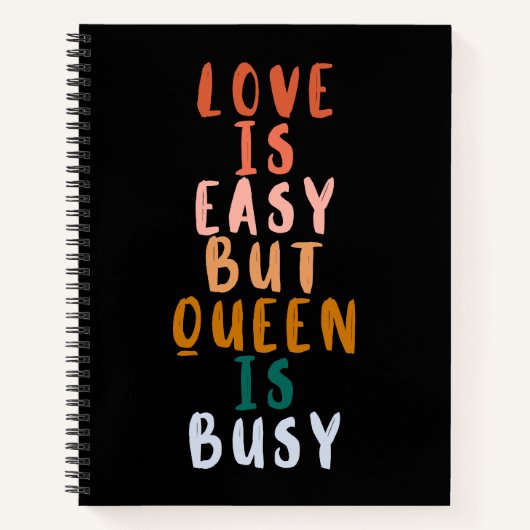 Liefde Is Eenvoudig Koningin Is Druk Kleurrijke Vr Notitieboek (Voorkant)