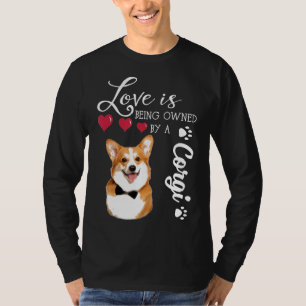 Liefde is eigendom van een Corgi T familie T-shirt