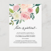 Liefde is geduldig blozen bloemenbruiloft uitstel briefkaart (Voorkant)