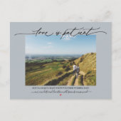 Liefde is geduldig bruiloft uitstel Dusty Blue Briefkaart (Voorkant)