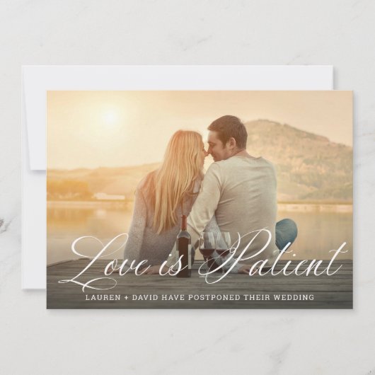 Liefde is Geduldig Romantische Script Foto Huwelij Aankondiging (Voorkant)