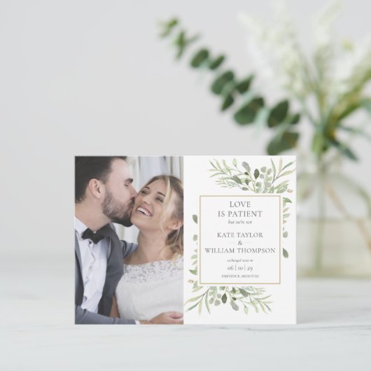 Liefde Is Geduldig Wegloop Huwelijksfoto Trouwen Aankondigingskaart (Staand voorkant)