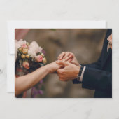 Liefde is geduldige elopement bruiloft aankondigin kaart (Achterkant)