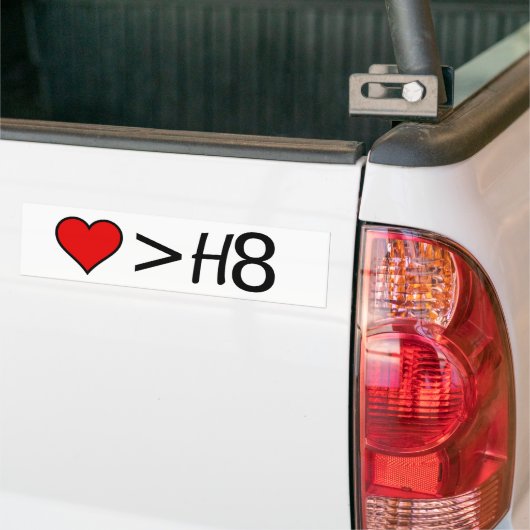Liefde is groter dan Hate Bumpersticker (Op Truck)