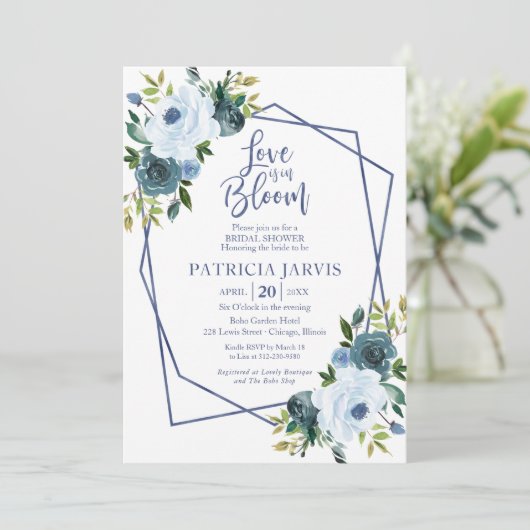 Liefde is in bloei stoffig blauw bloemig Vrijgezel Kaart (Staand voorkant)