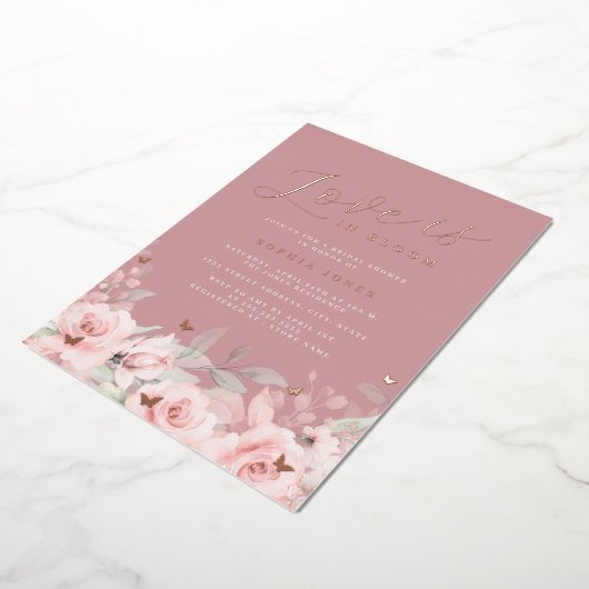Liefde is in Bloom Roos Gold Blush Vrijgezellenfee Folie Uitnodiging (Gedraaid)