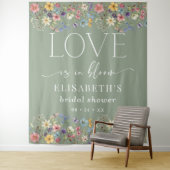 Liefde is in Bloom Sage Green Vrijgezellenfeest Ac Wandkleed (In situ)