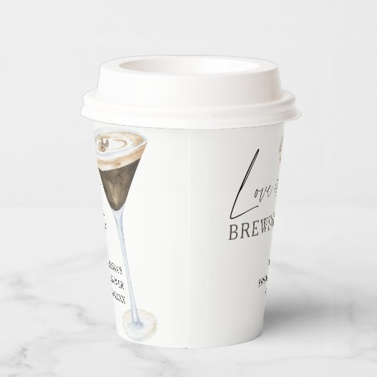 Liefde is in de lucht Espresso Martini Bruidsfeest Papieren Bekers (Rechts)