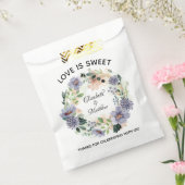 Liefde is Lief Elegant Bloemen Krans Bruiloft Bedankzakje (Gezegeld)