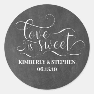 Liefde is Lief Elegant Script Chalkboard Bruiloft Ronde Sticker