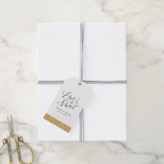 "Liefde is lief" Moderne kalligrafie bruiloft guns Cadeaulabel (Met Touw)