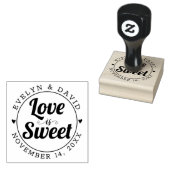 Liefde is lief, namen en trouwdatum rubberstempel (Gestempeld)