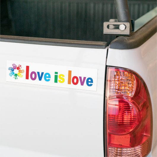 Liefde is liefde bumpersticker (Op Truck)
